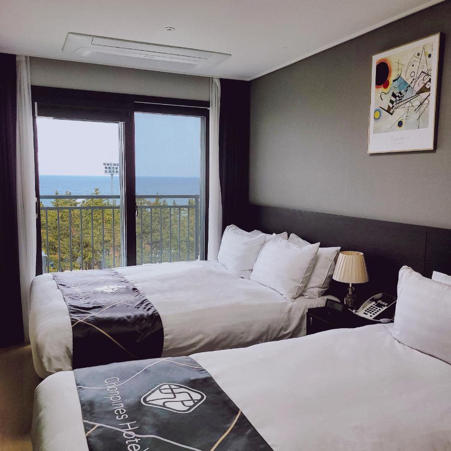 Sokcho Chonpines Beach Hotel Exterior photo