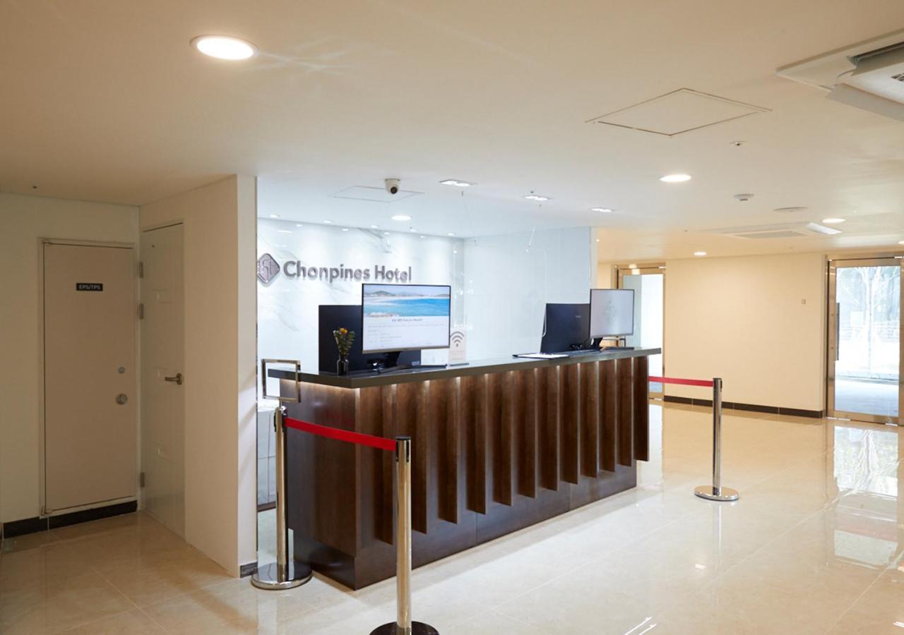 Sokcho Chonpines Beach Hotel Exterior photo